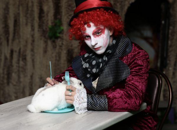 Перформанс Сон Алисы или как победить Бармаглота в Оренбурге